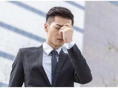 突發(fā)!司機(jī)載乘客冰面漂移 雙雙墜入江底2人都沒有生命危險